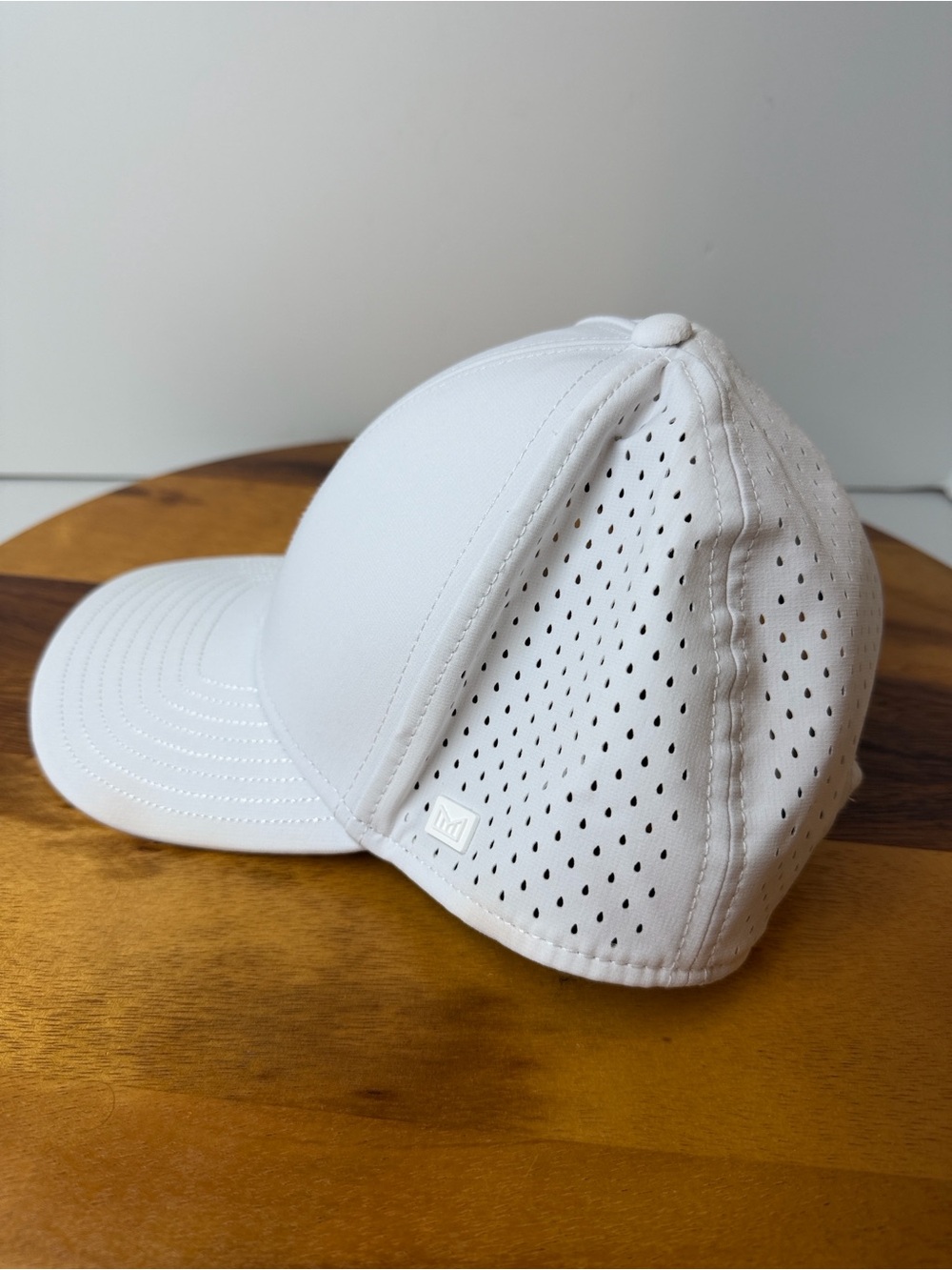Melin white A-Game Hydro hat, clean, size 58 CM - Picture 2 of 9